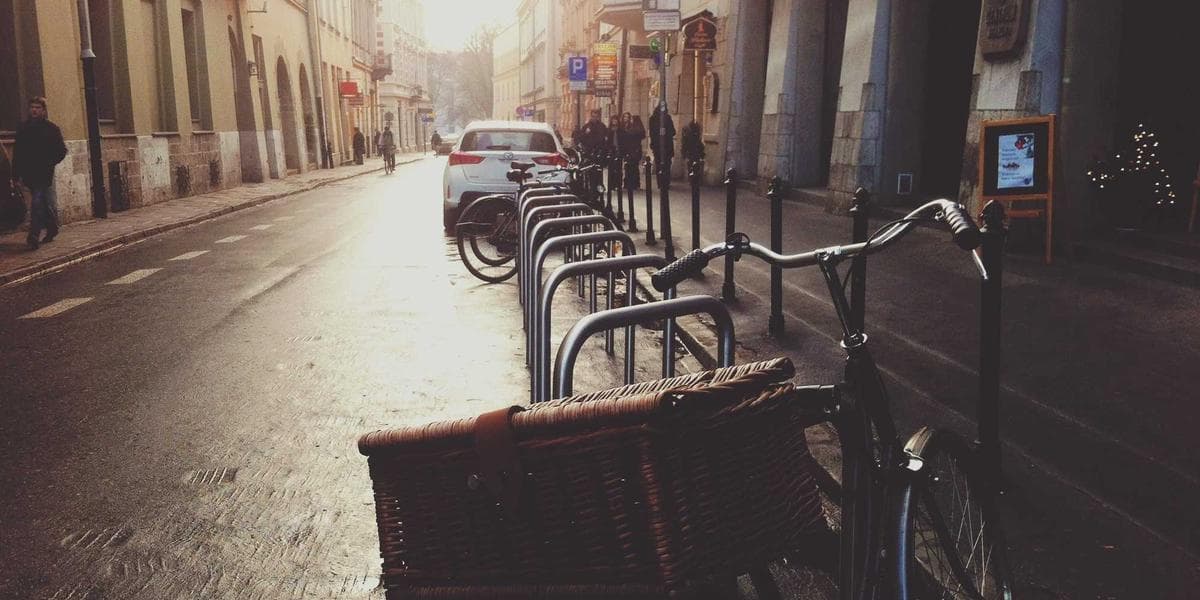 Cum îți administrezi apartamentul din București când locuiești în străinătate